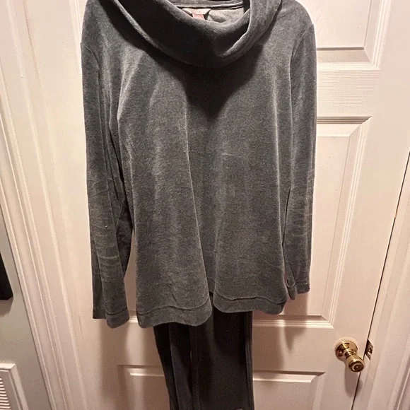 White Stag Gray Women's 3 pieces Velvet/Velour - Picture 2 of 8